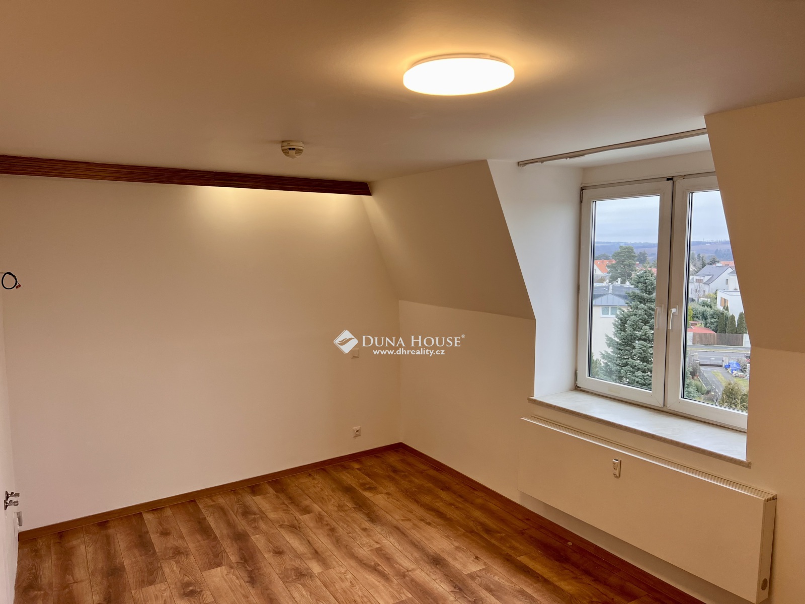 For sale flat, Suchdolské náměstí, Praha 6 Suchdol